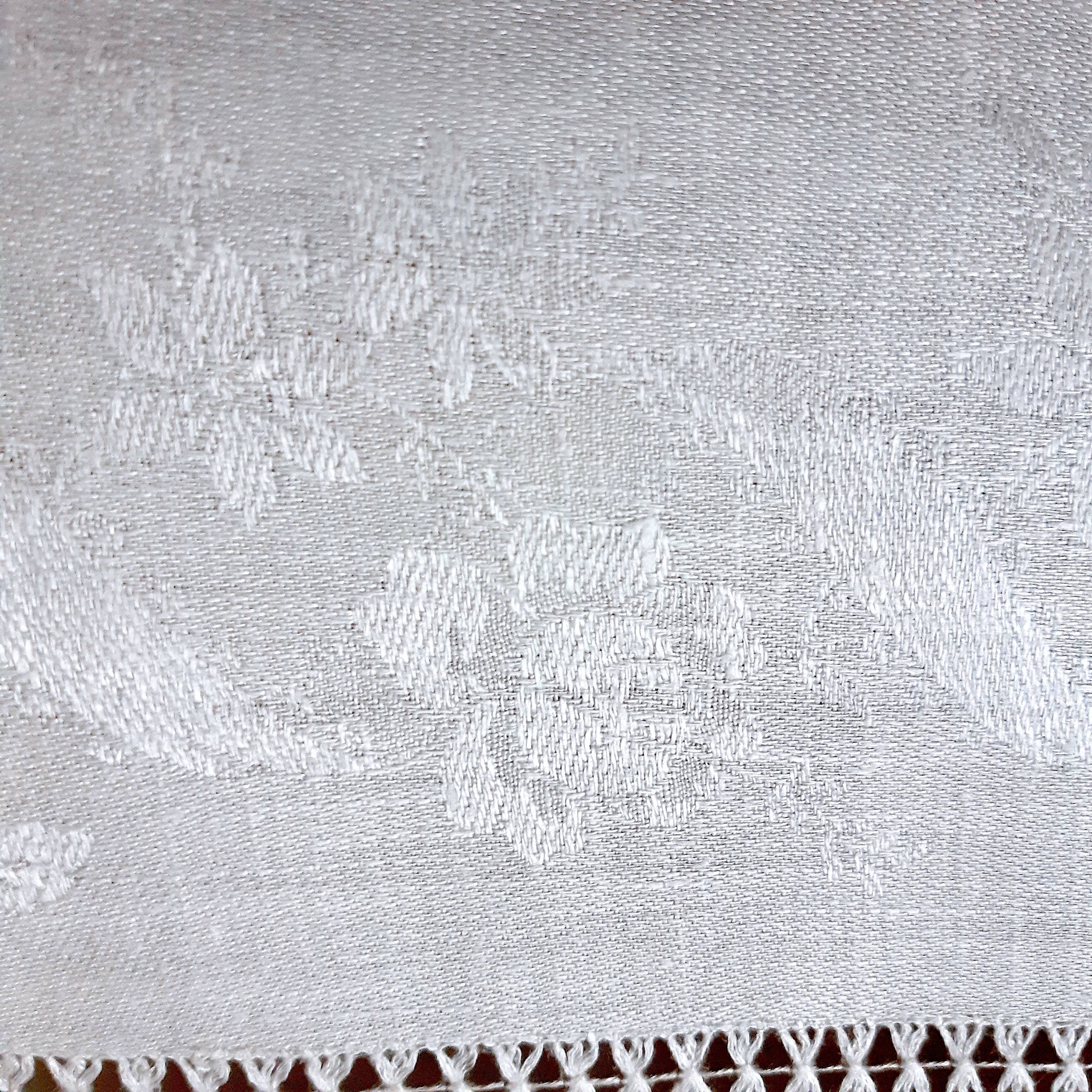 6 grandes serviettes de table 19ème, damassées, monogrammées "CB"