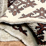 Beige carpet ethnic motifs - 157 x 91 cm