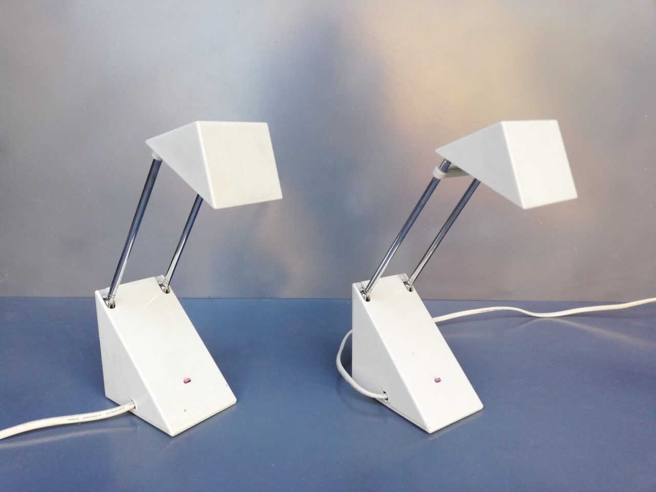 Pair of table lamps 80