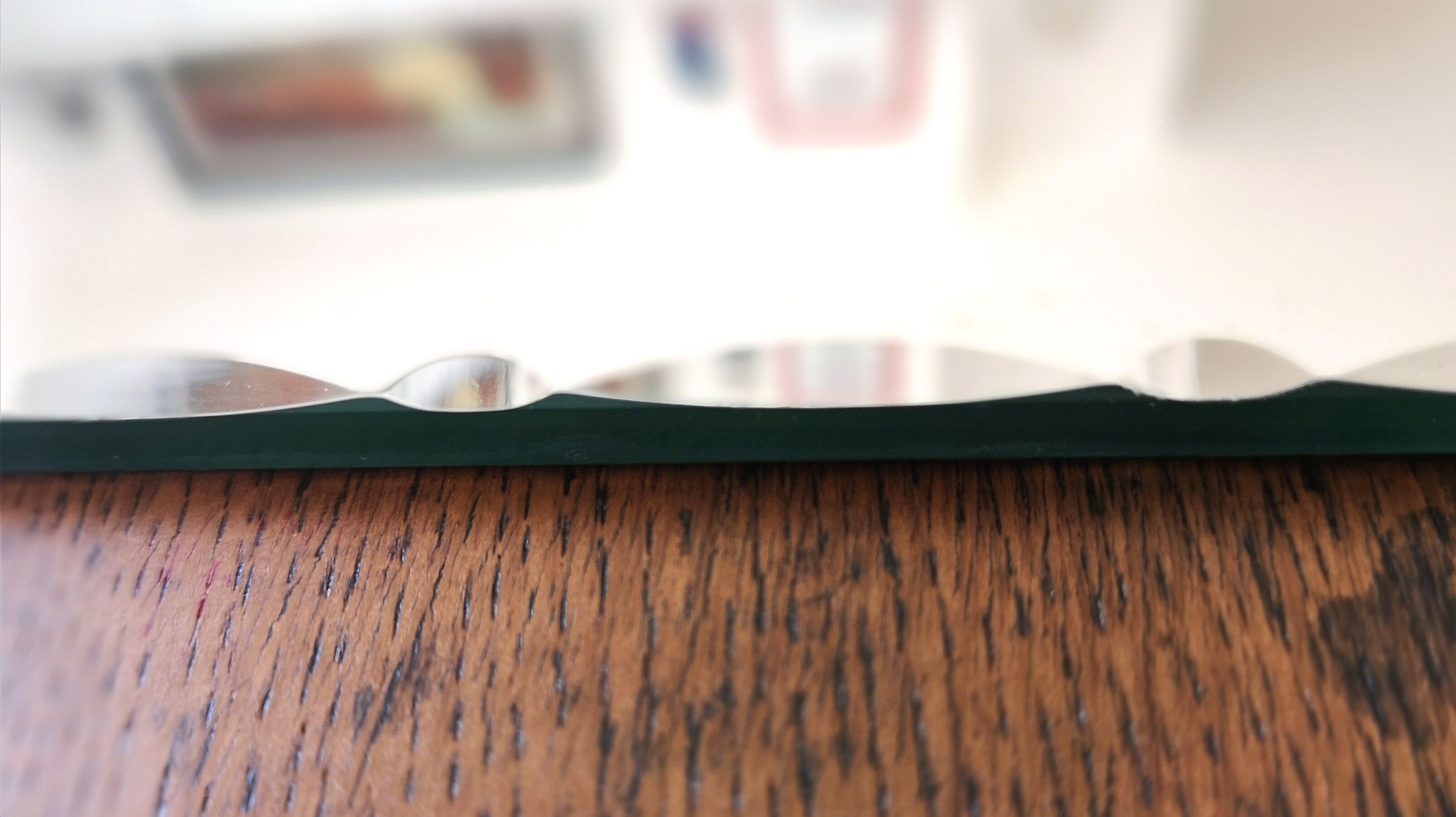 Chiseled mirror - 46x65cm