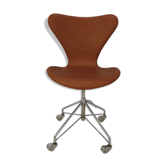 Arne Jacobsen 3117 swivel desk chair by Fritz Hansen, 1960