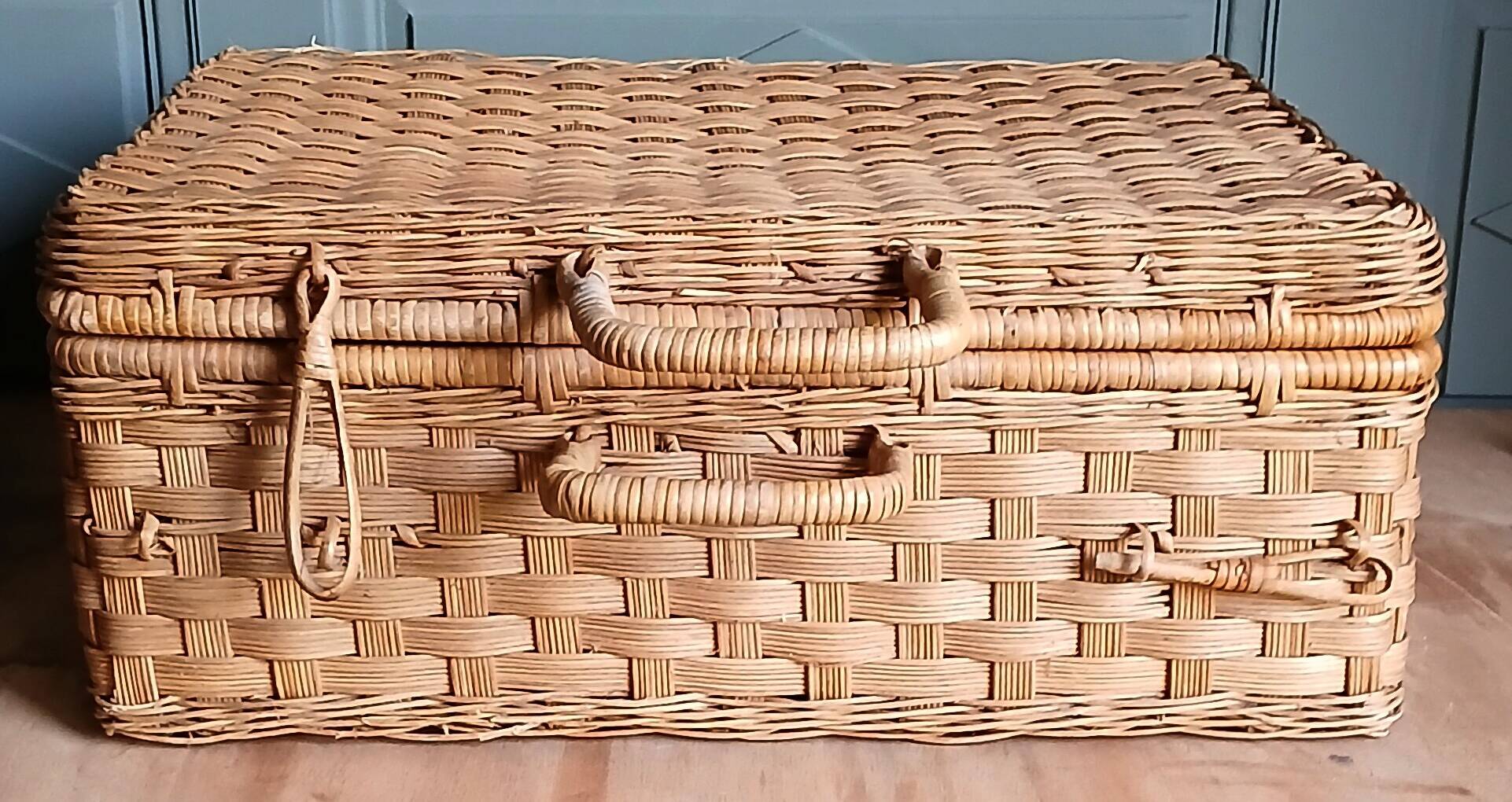Valise en rotin, 1960