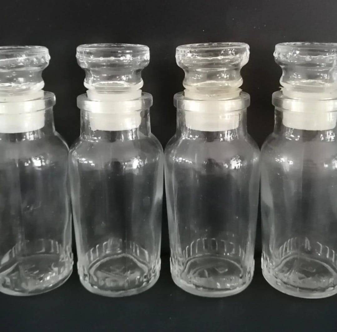 200 apothecary jars for Pauline pro