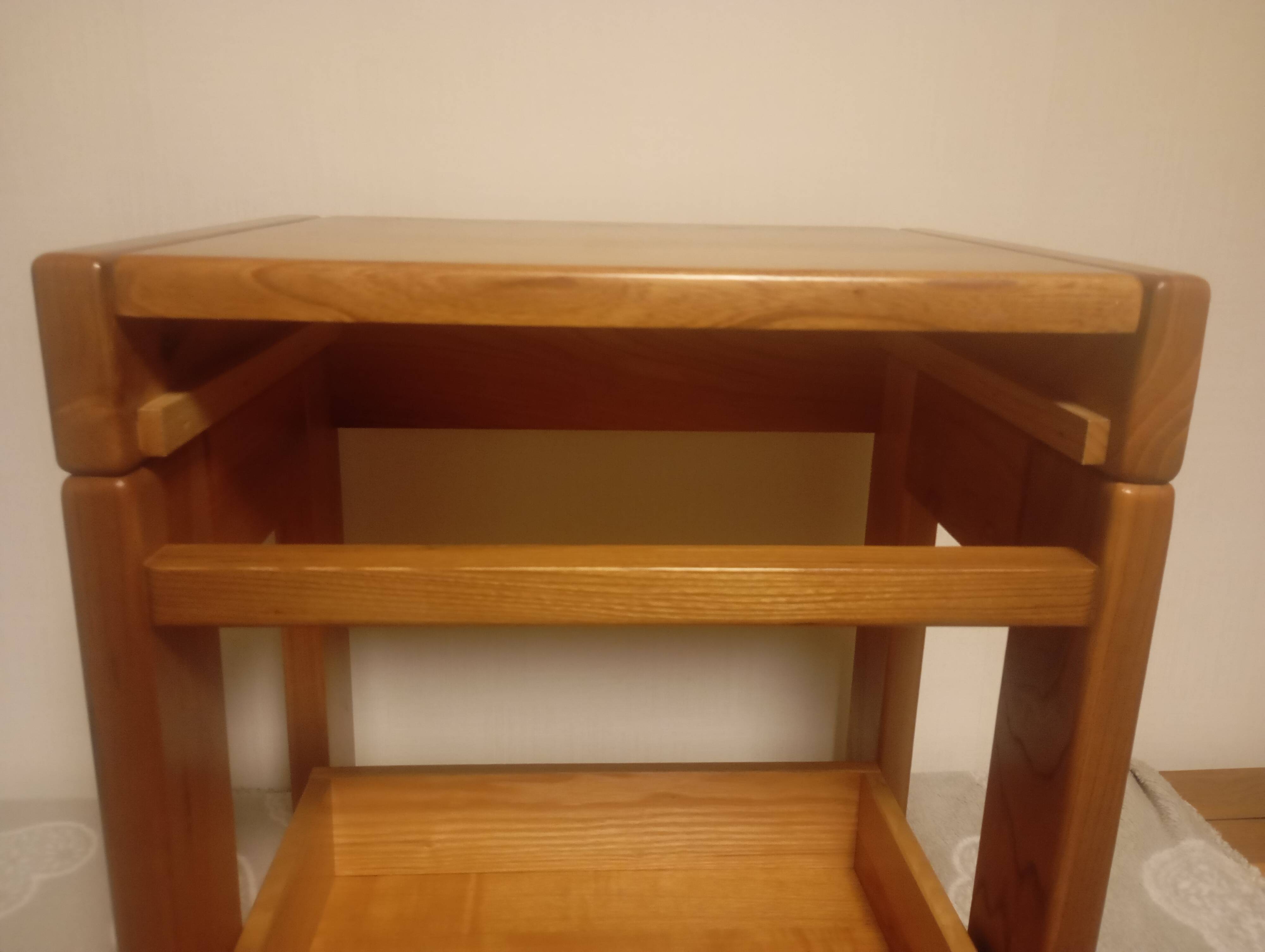 Regain bedside table in solid elm
