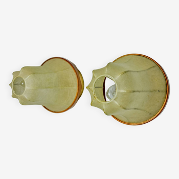 Pair of pear-shaped "cocoon" wall lights, resin and pine, Italy, 1970