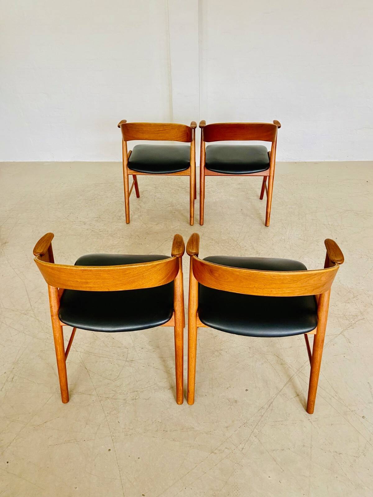 Danish vintage Kai Kristiansen model 32 chairs for Schou Andersens Møbelabrik