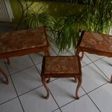 Pull-out tables on marble