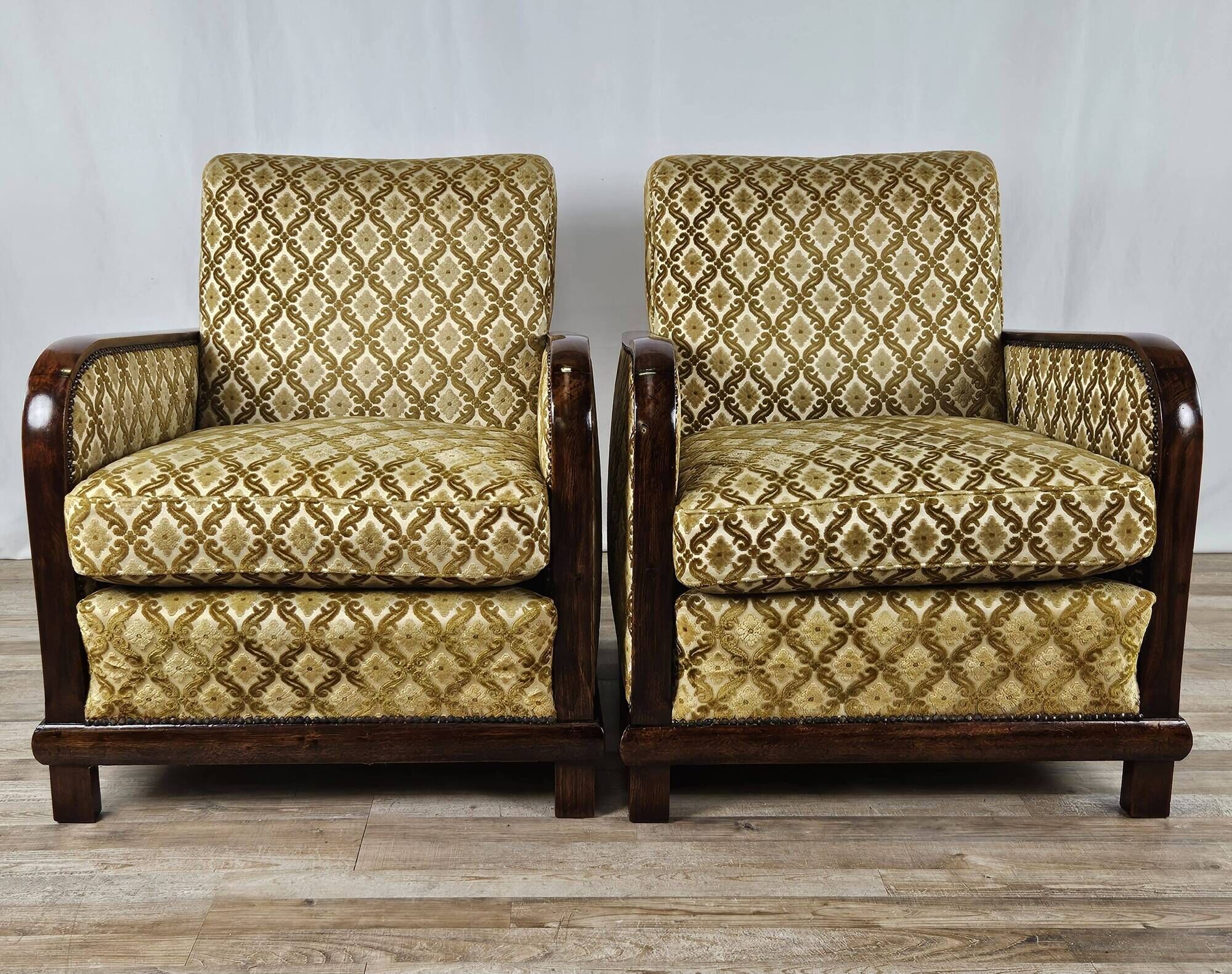 Paire de fauteuils Art Déco des années 1930 recouverts de tissu