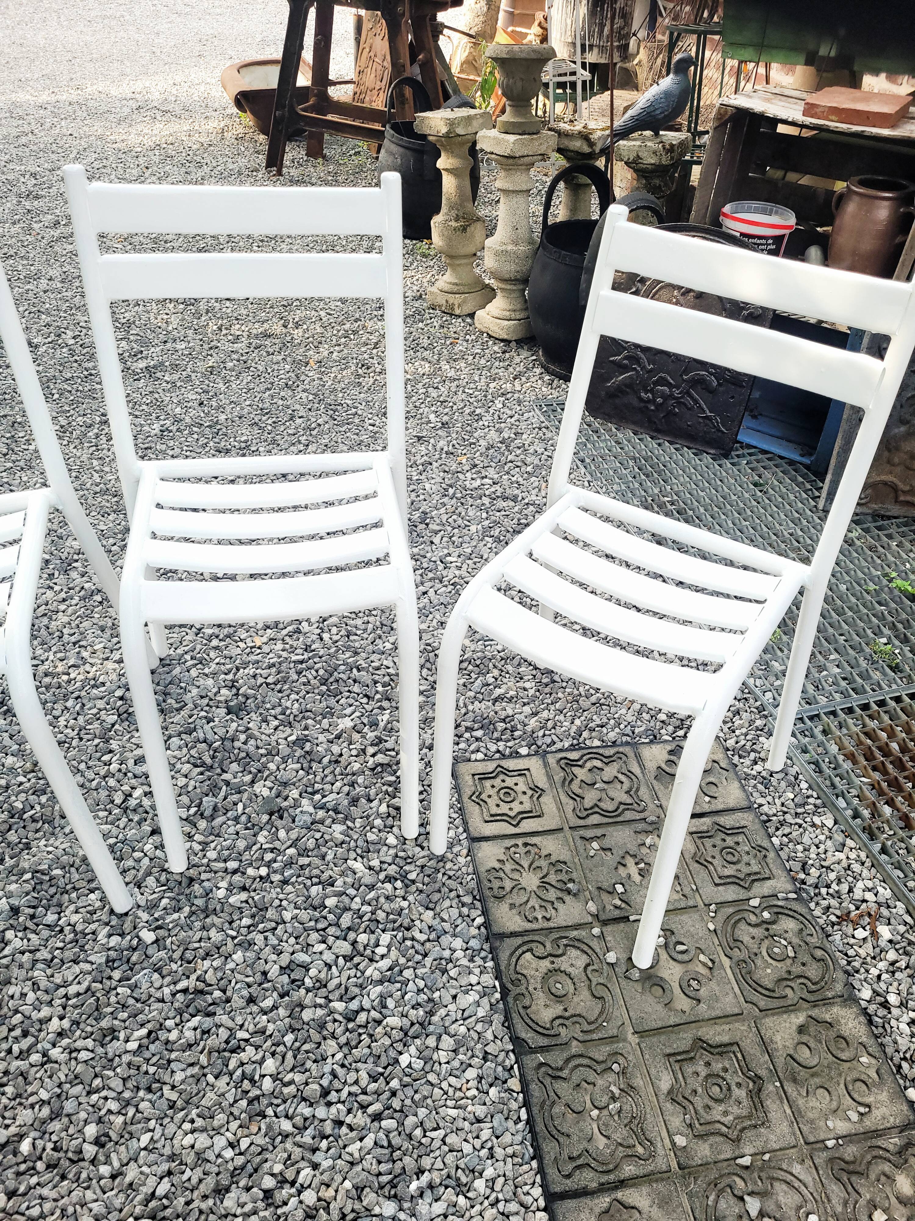6 iron garden chairs