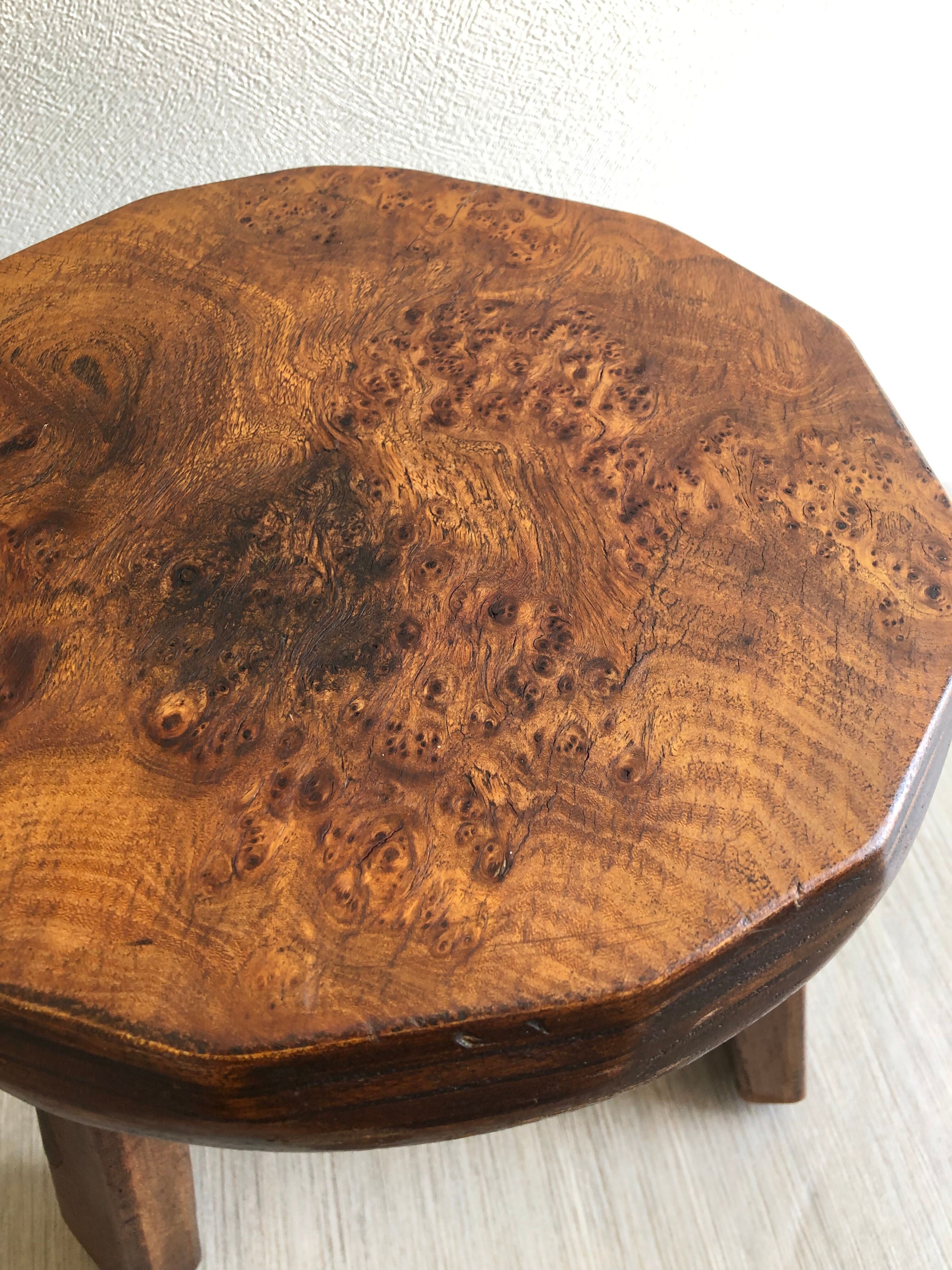 Tabouret tripode bois