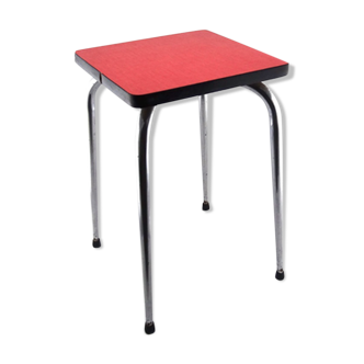 Tabouret en formica rouge