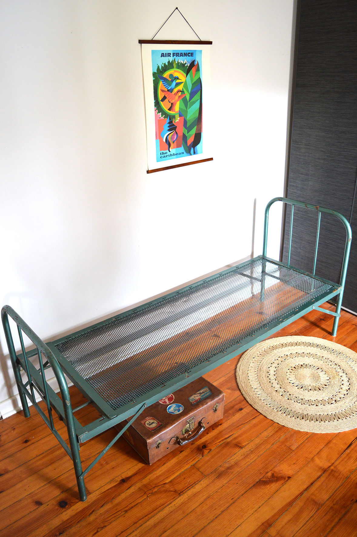 Foldable metal extra bed