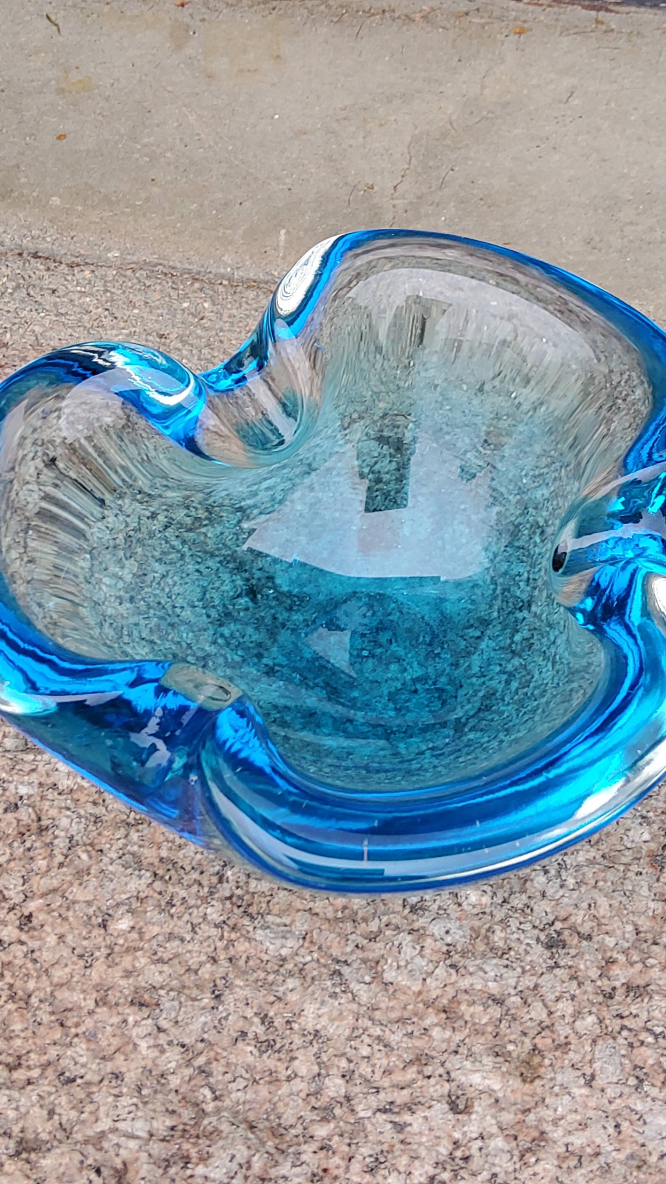 Cendrier en verre de murano de couleur bleue des années 50
