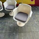 Set of 4 white swivel Tulip chairs, designer
