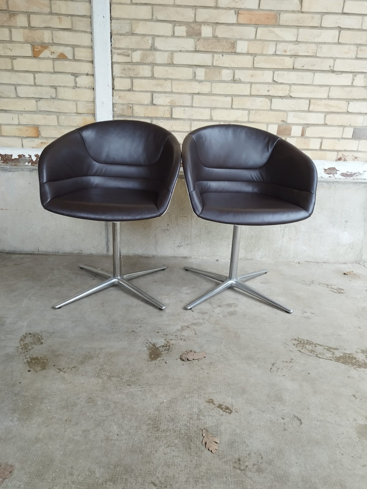 Chaises design "kyo" - pearson lloyd