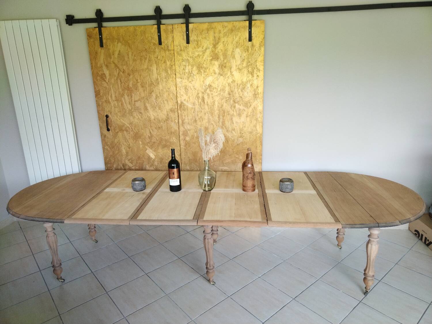 Large oval table in solid walnut renovated