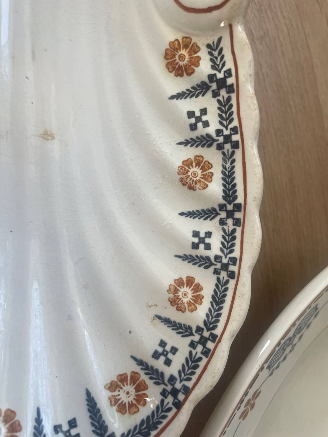 St Amand iron earth dishes