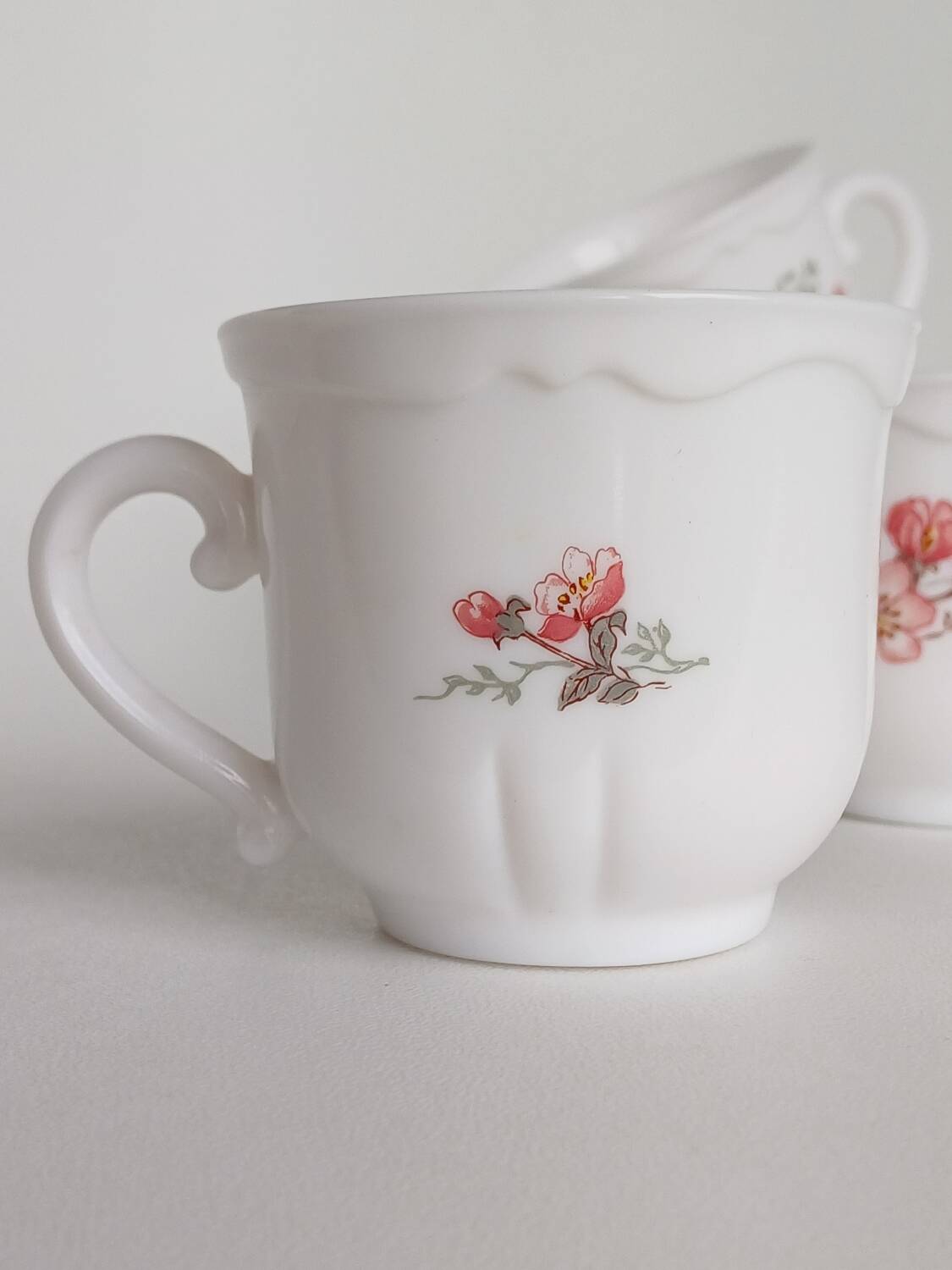 Arcopal floral coffee cups