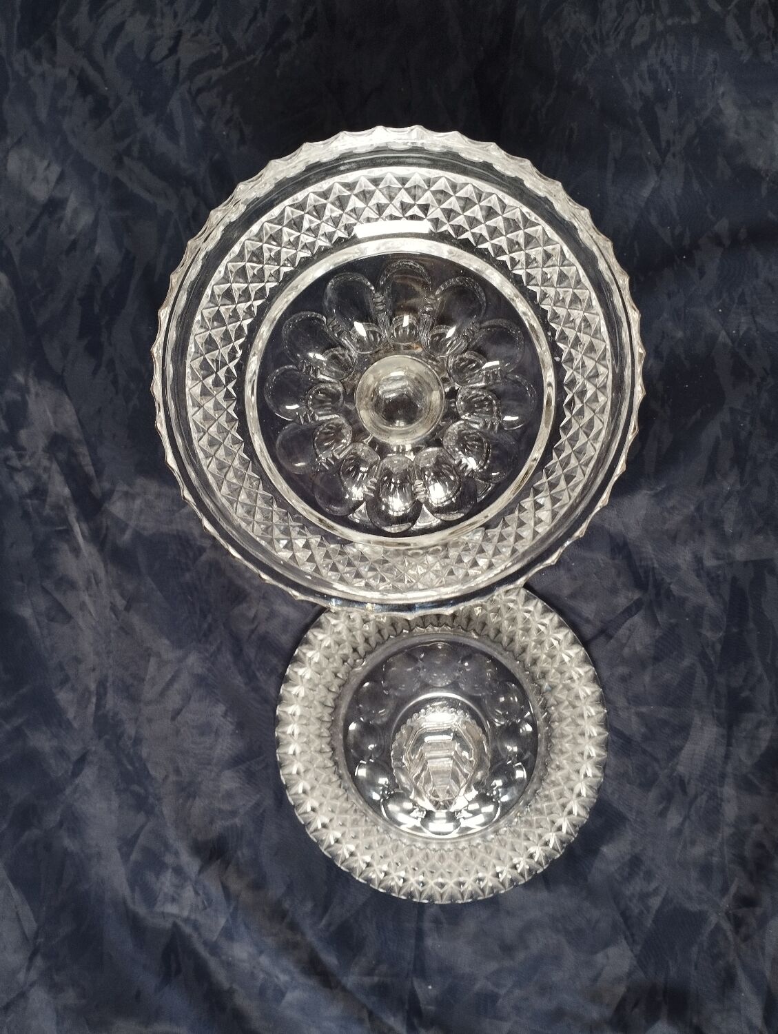 Diamond tip candy dish/sweetheart on crystal base, 1970