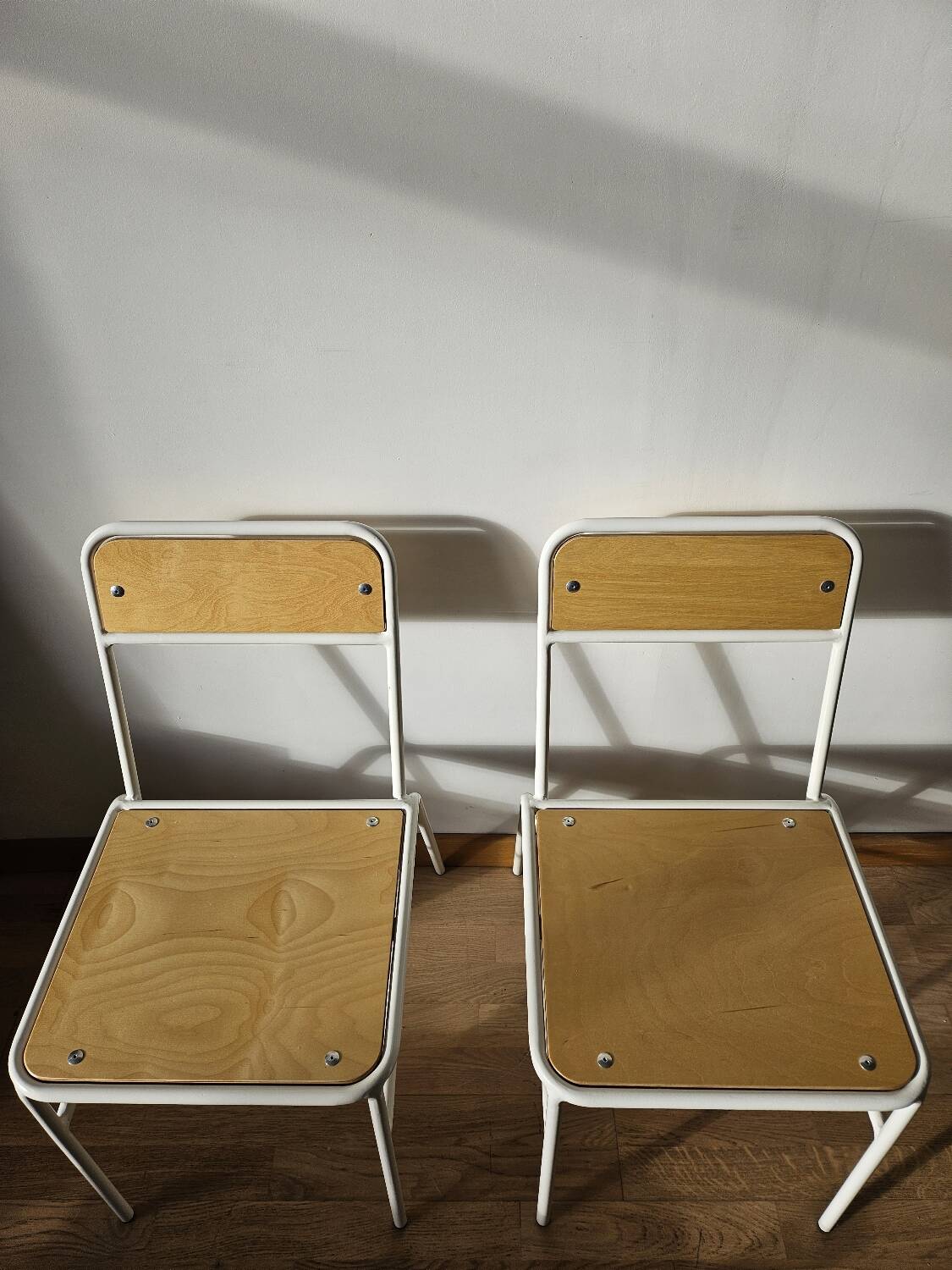 2 chairs once!