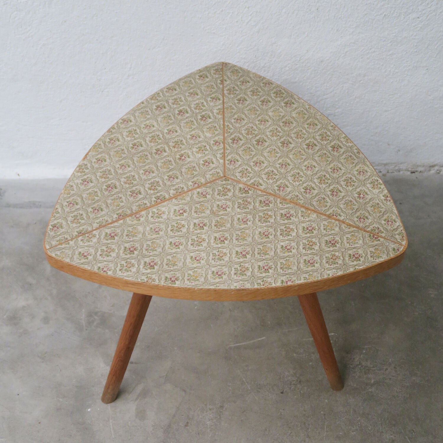 Tripod bedside side table