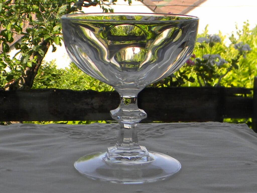 Set of 6 ARQUES crystal champagne glasses. Rambouillet model.