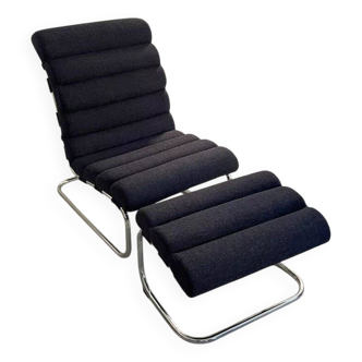 Fauteuil et repose-pieds