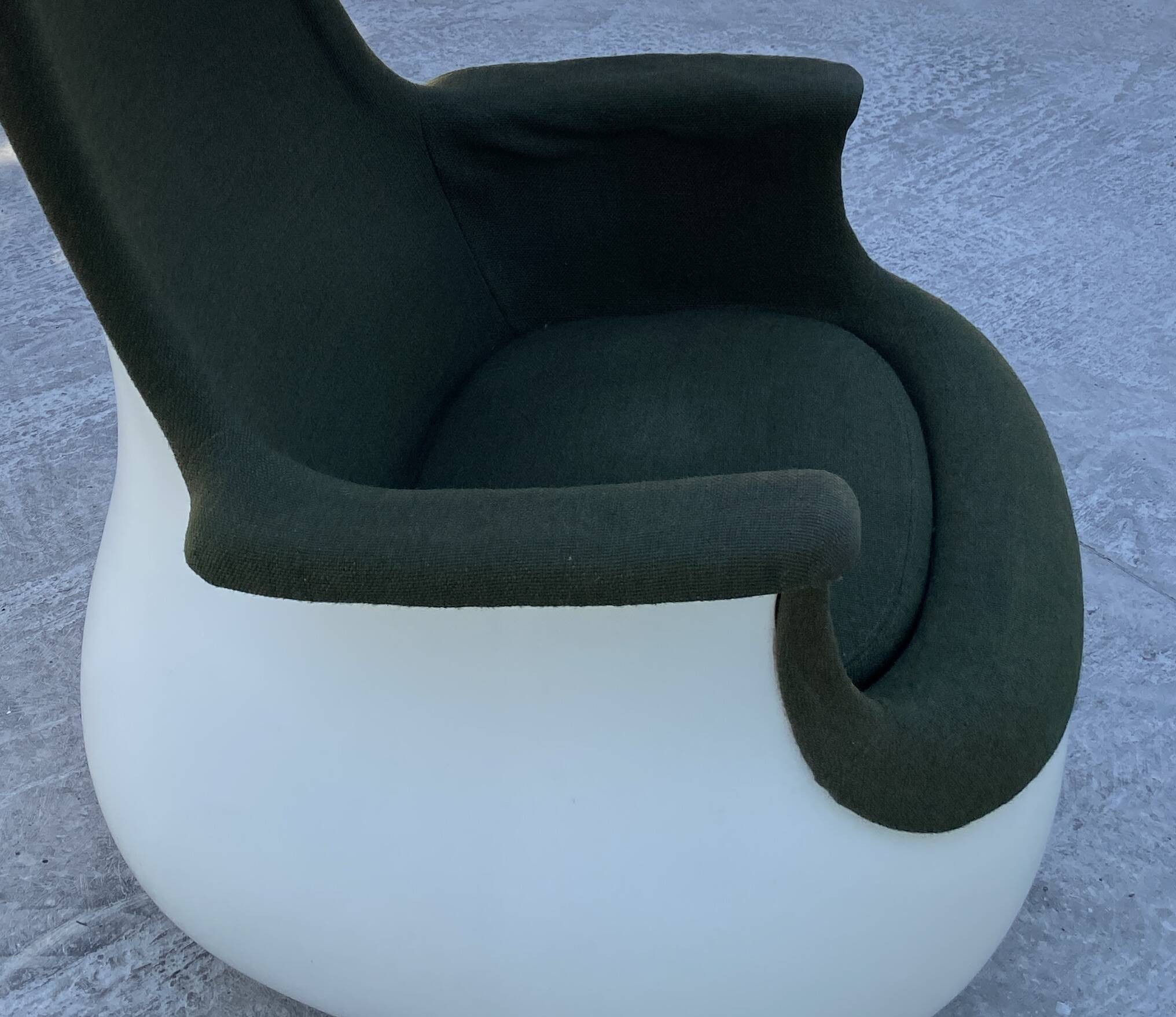 MARC HELD Rocking Chair – High Back