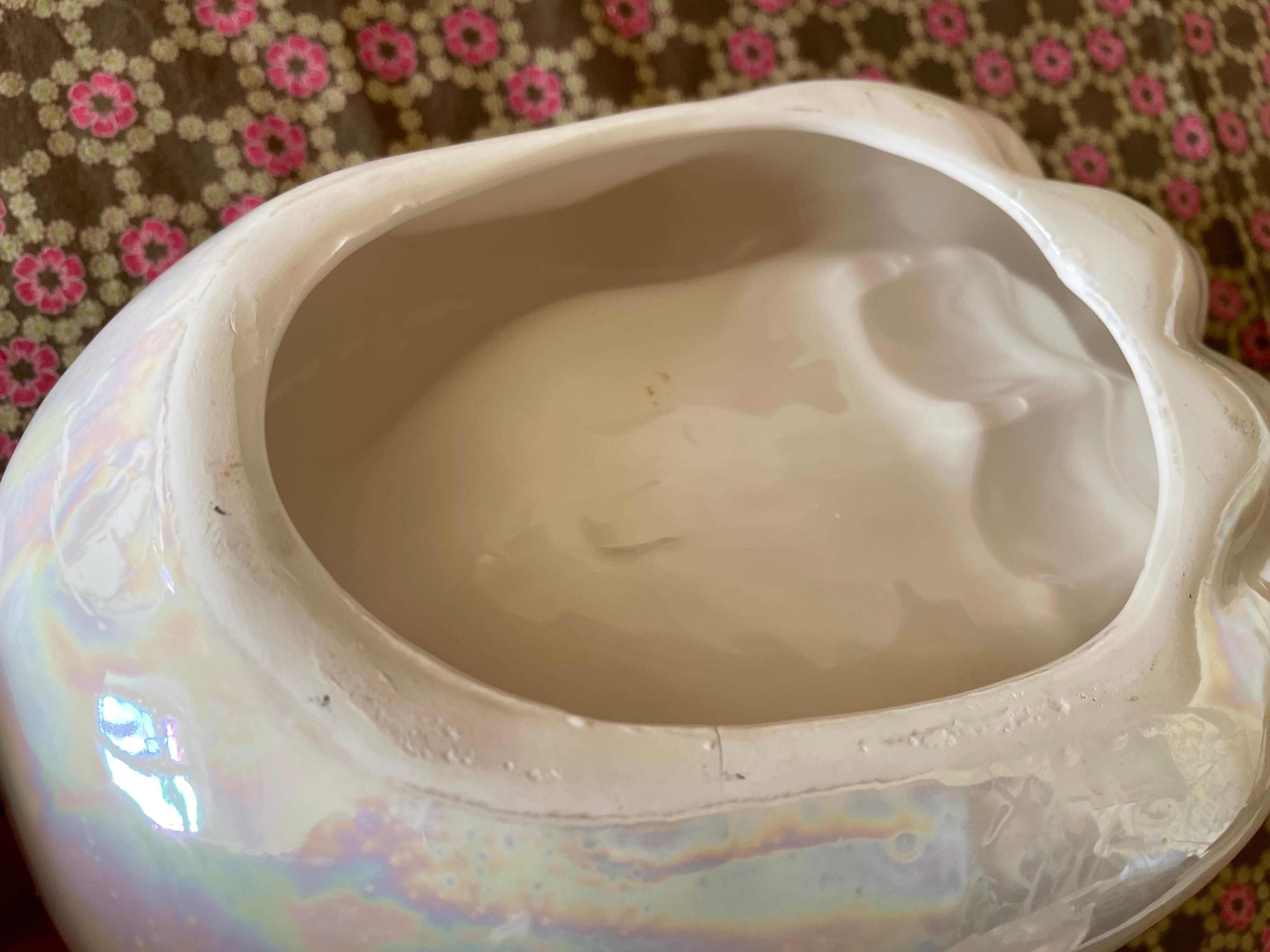 Empty ceramic hand pocket 1970