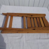 Foldable wooden chair for children