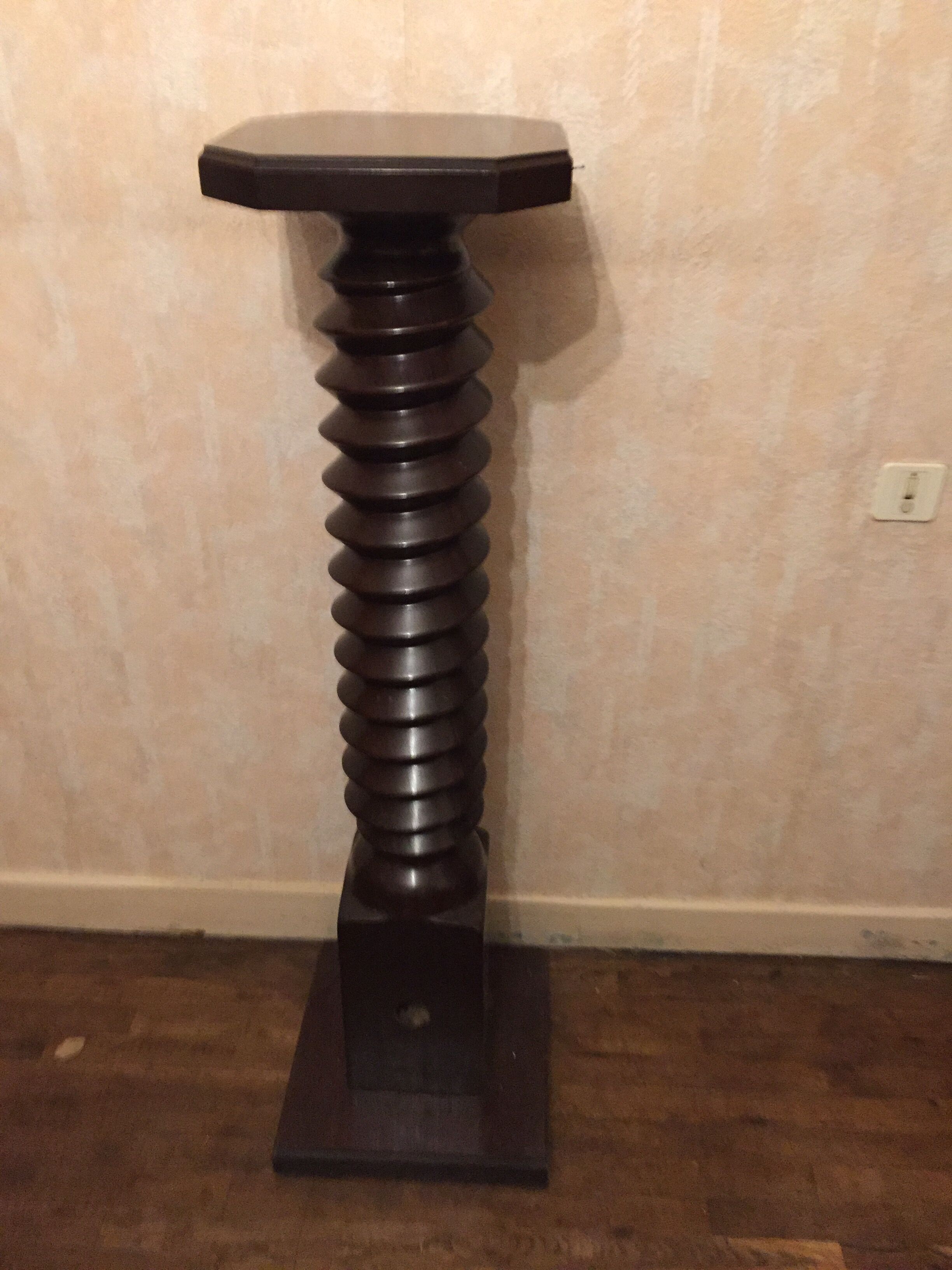 Press screw column