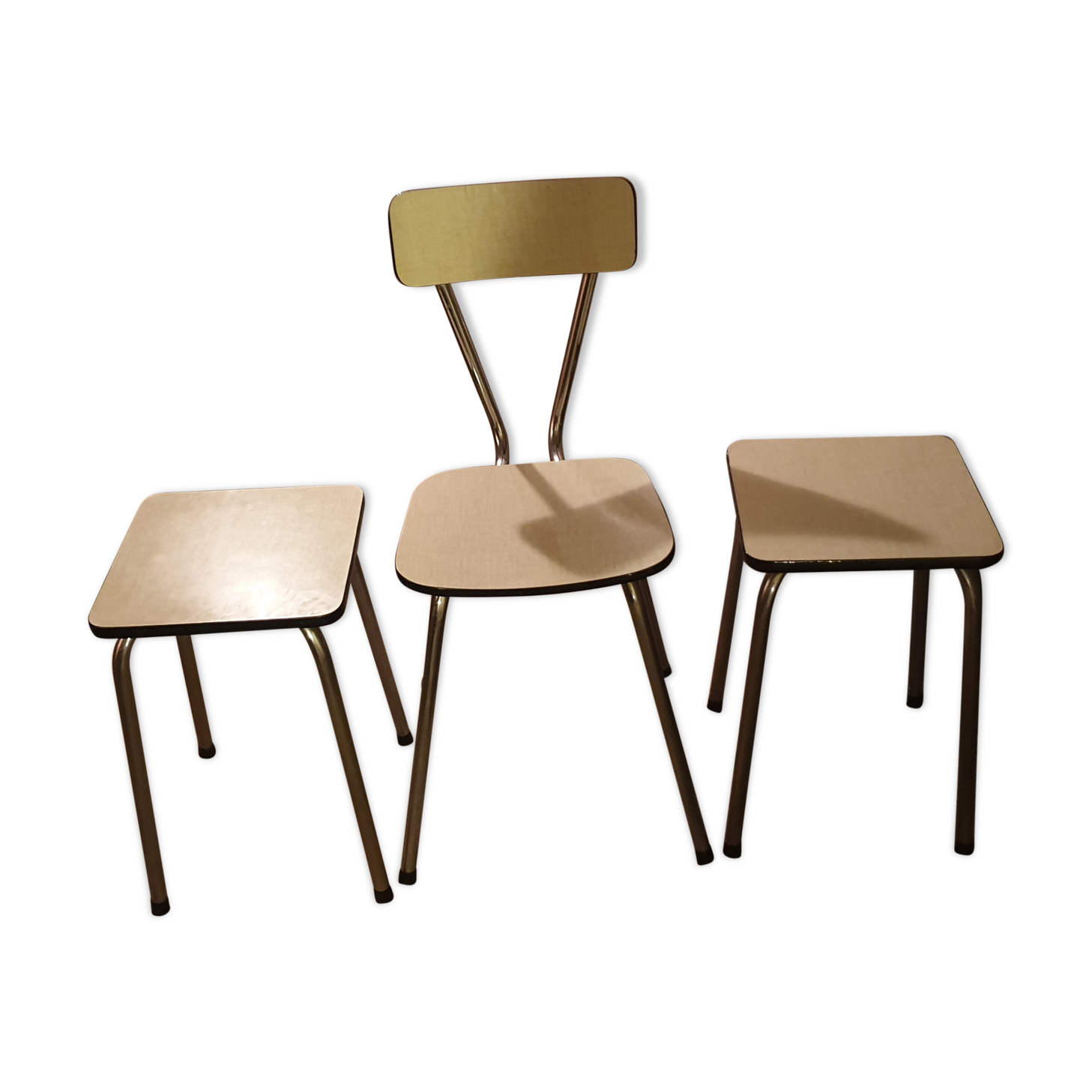 Chaise et tabourets  formica