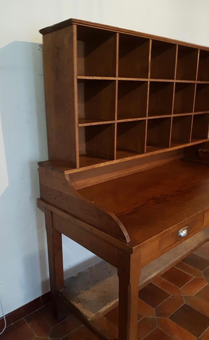 Postal sorting office