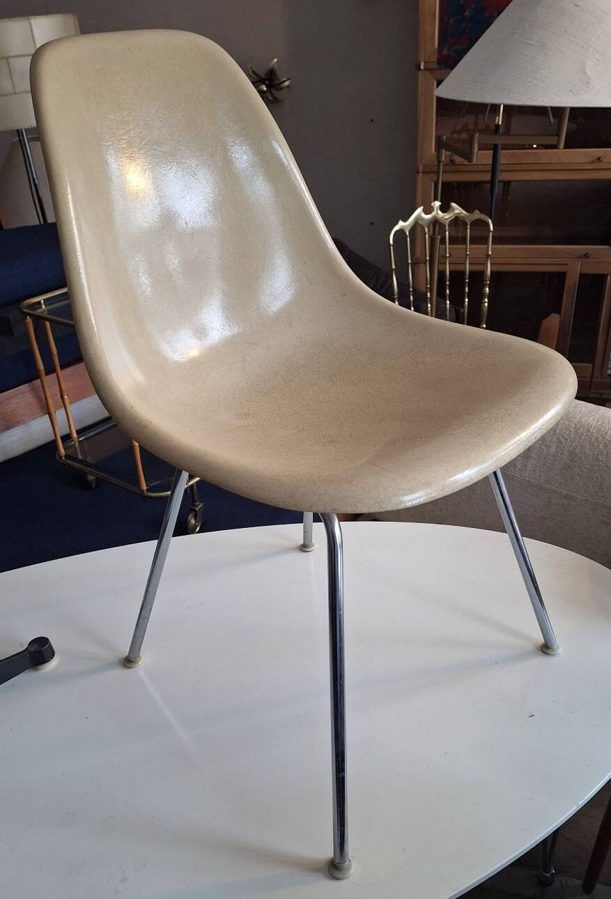 Early DSX fiberglass chair by Charles and Ray Eames, Herman Miller, 1950s