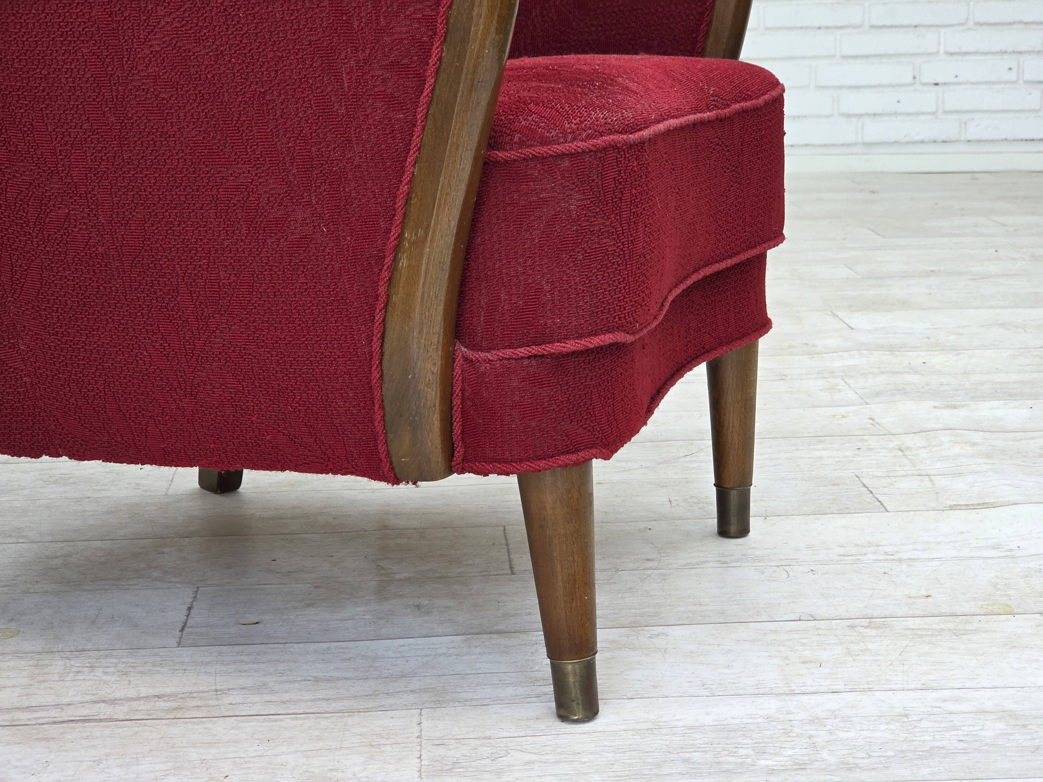 Fauteuil danois des années 1960, état d'origine, tissu en laine, pieds en bois de hêtre.