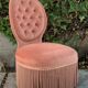 Fauteuil crapaud capitonné rose vintage
