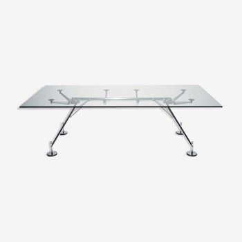 Table nomos by Norman Foster