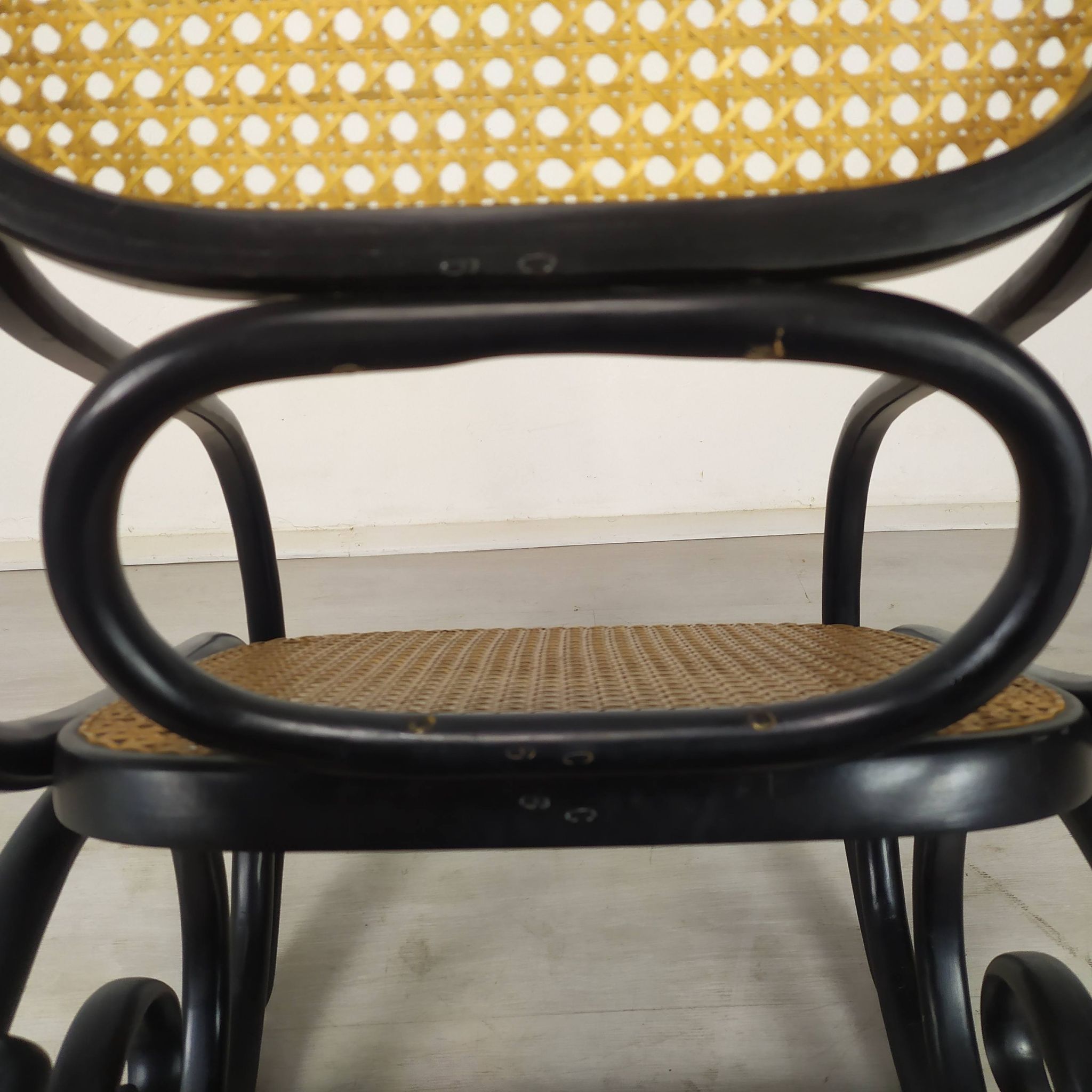 Rocking-chair curved wood