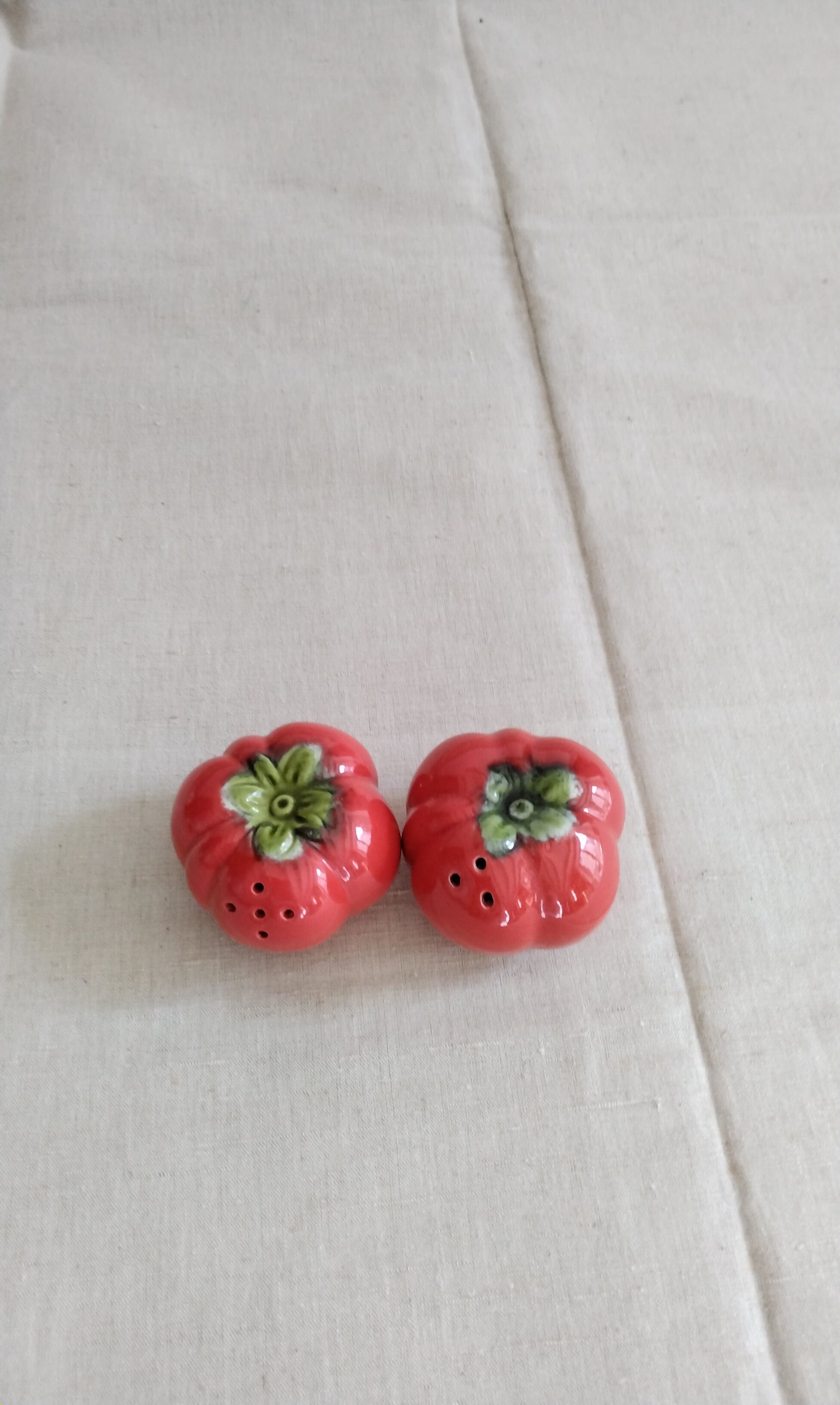 Salt and pepper shaker