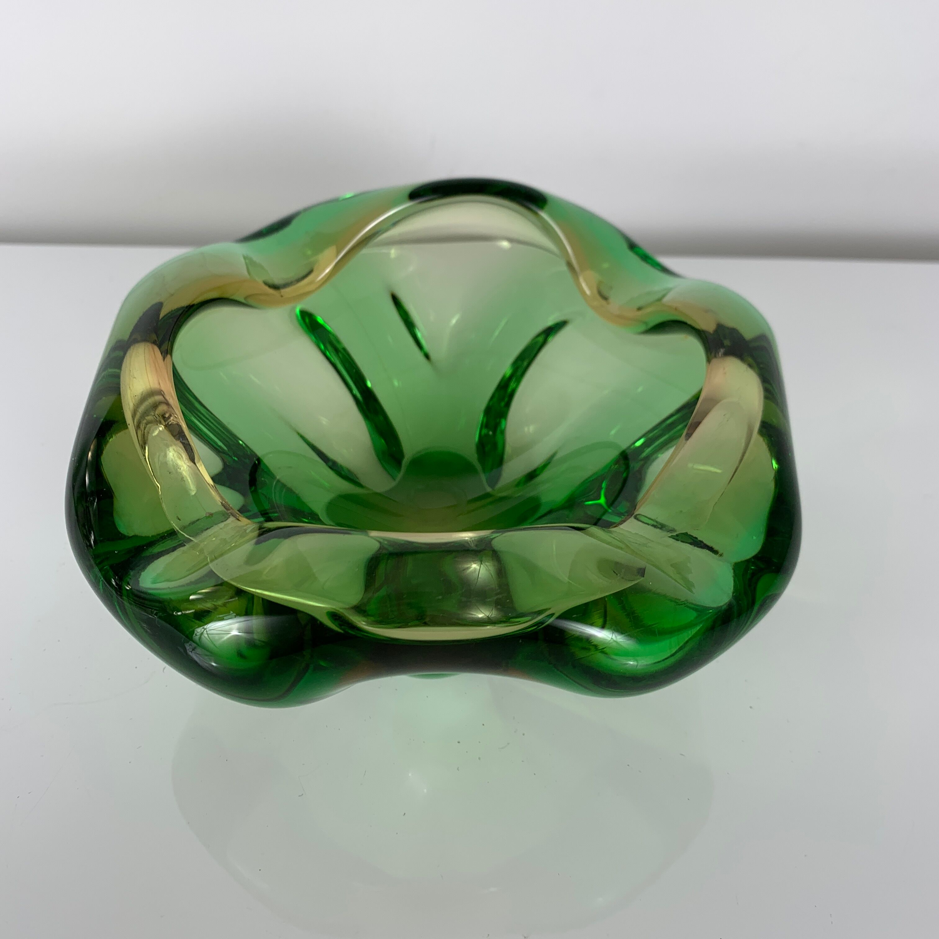 Empty ashtray green glass pocket Murano