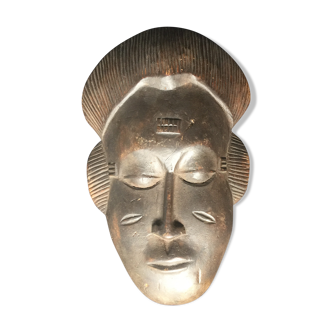 African mask of wooden baoulé man Côte d'Ivoire