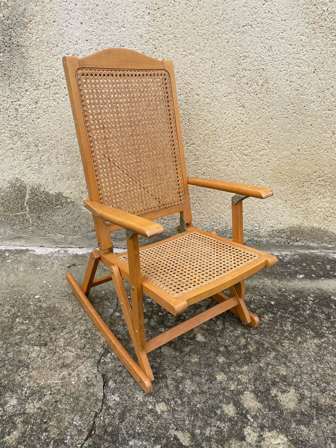 Rocking chair pliant avec cannage