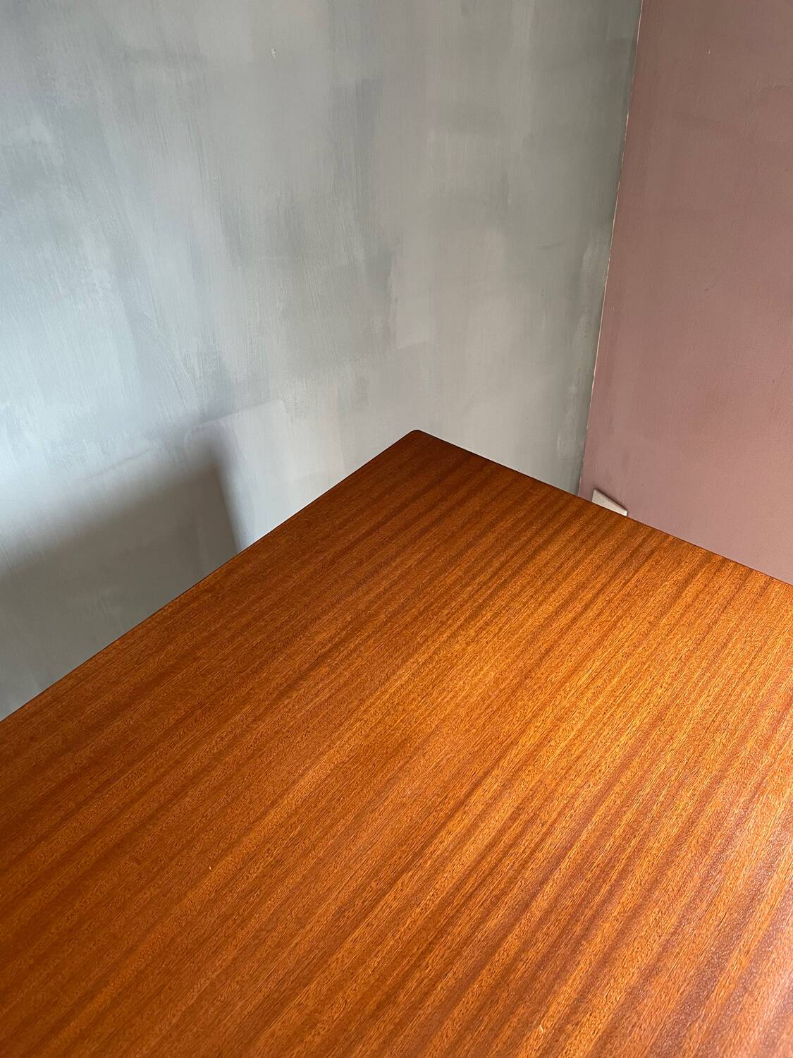 Desk 1970 - 3 drawers and tapered legs