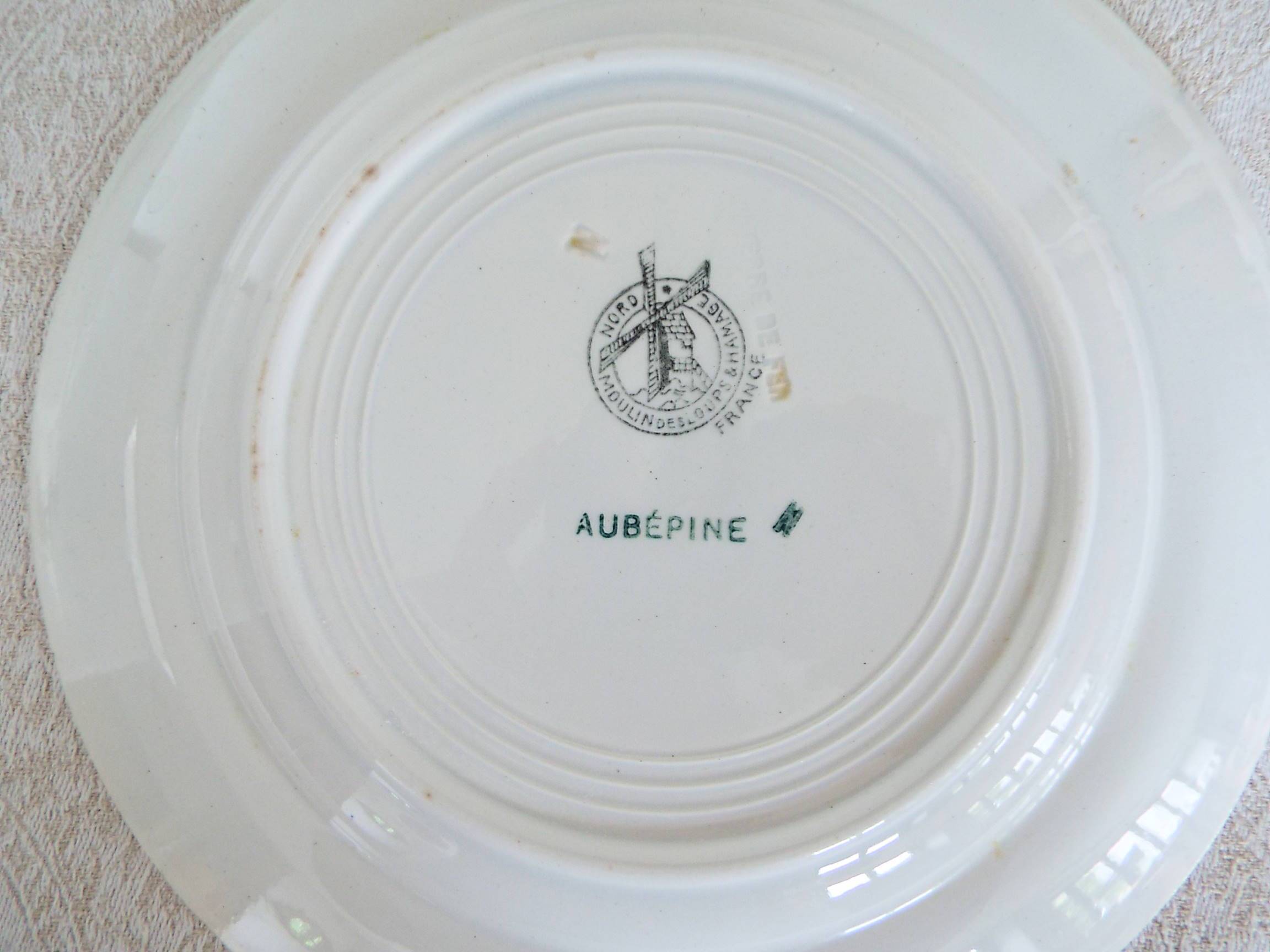 5 assiettes plates terre de fer Moulin des Loups Aubépine