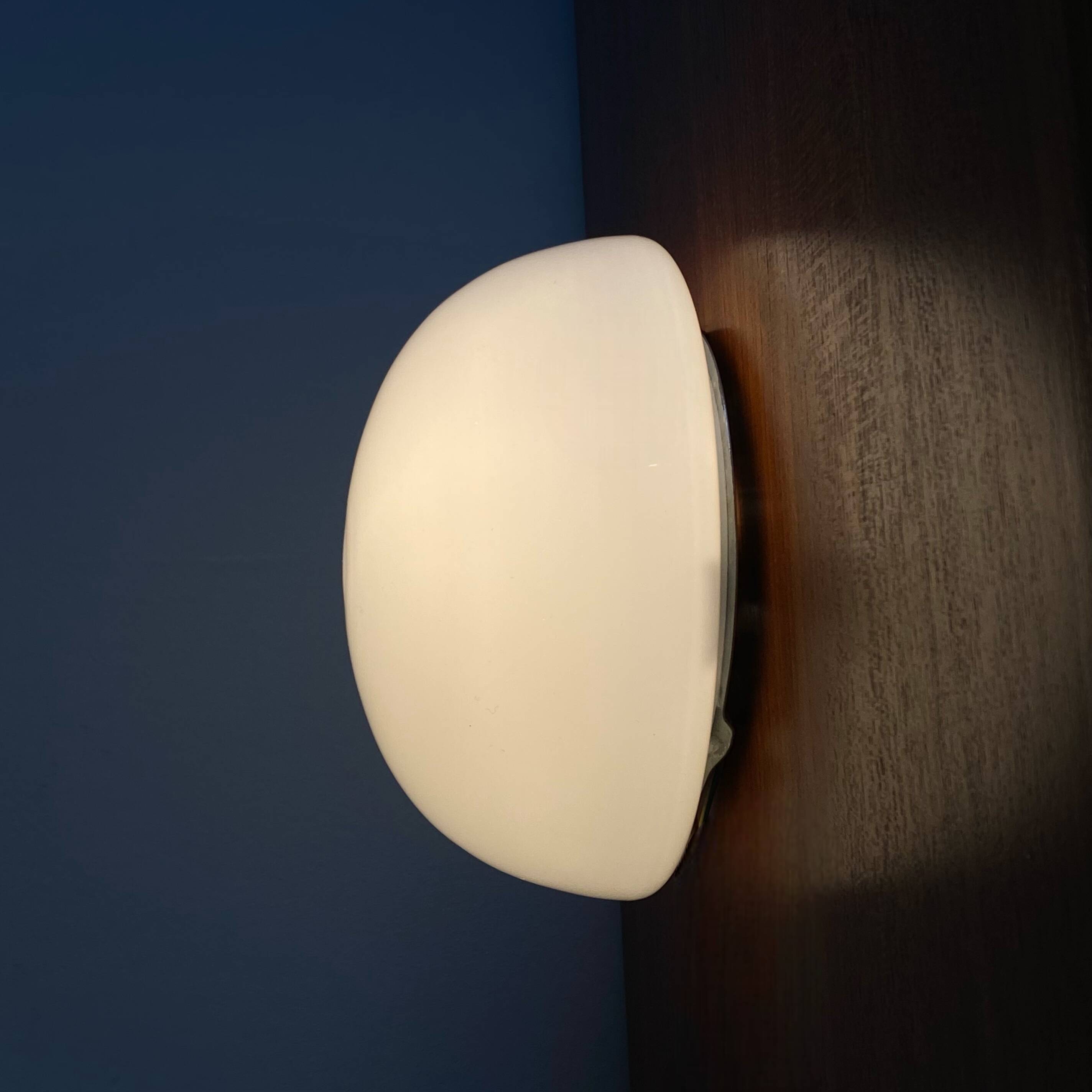 Applique murale plafonnier demi lune 20 cm verre opaline blanc LAMP-7398