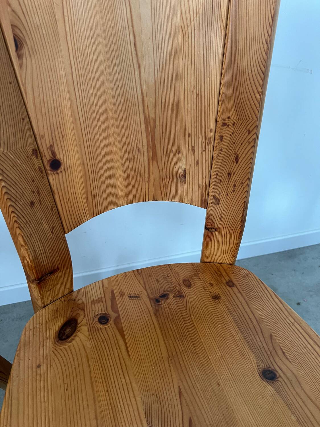 French design pine table and chair set from the 70s brutalist vintage arcs