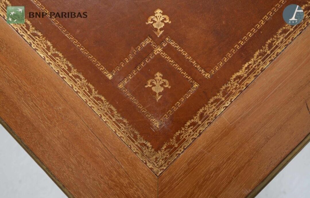 Flat desk in Louis XVI style veneer wood, circa 1900.