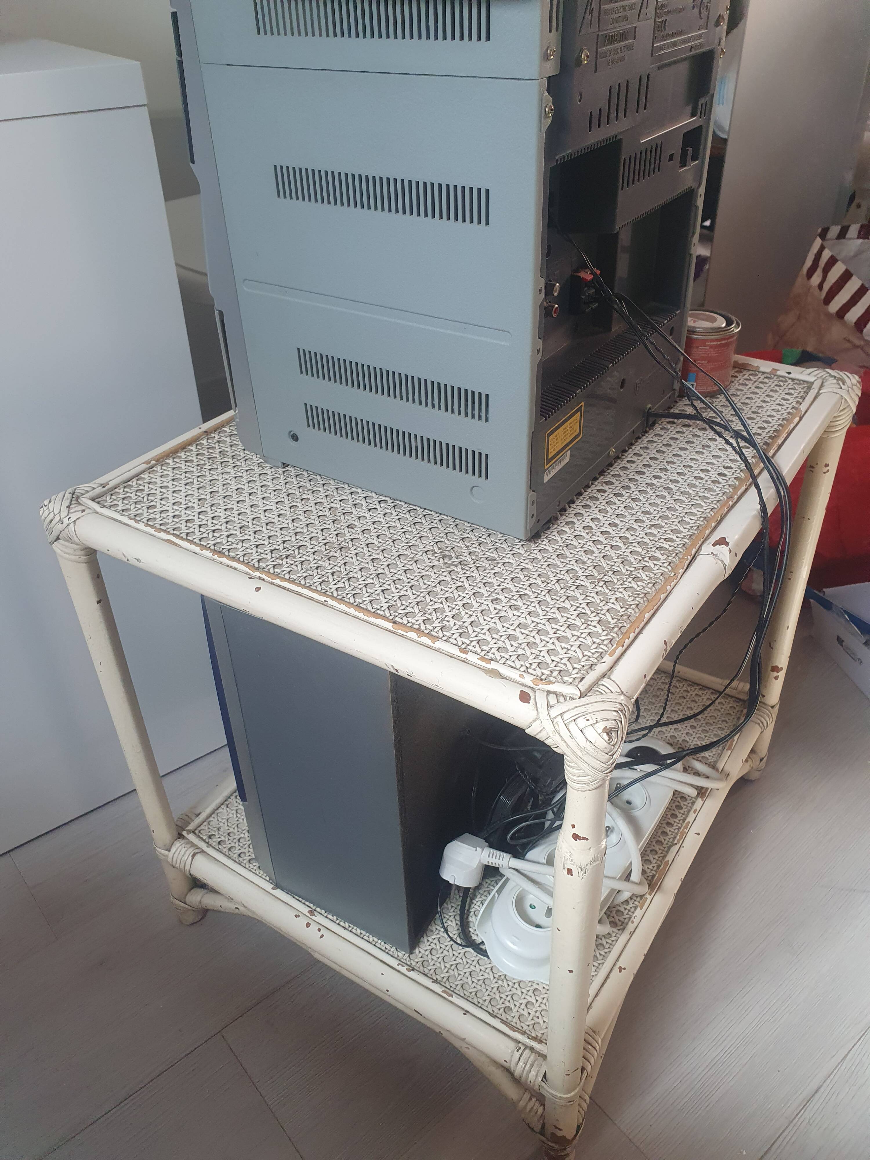 Vintage cream rattan coffee/side table