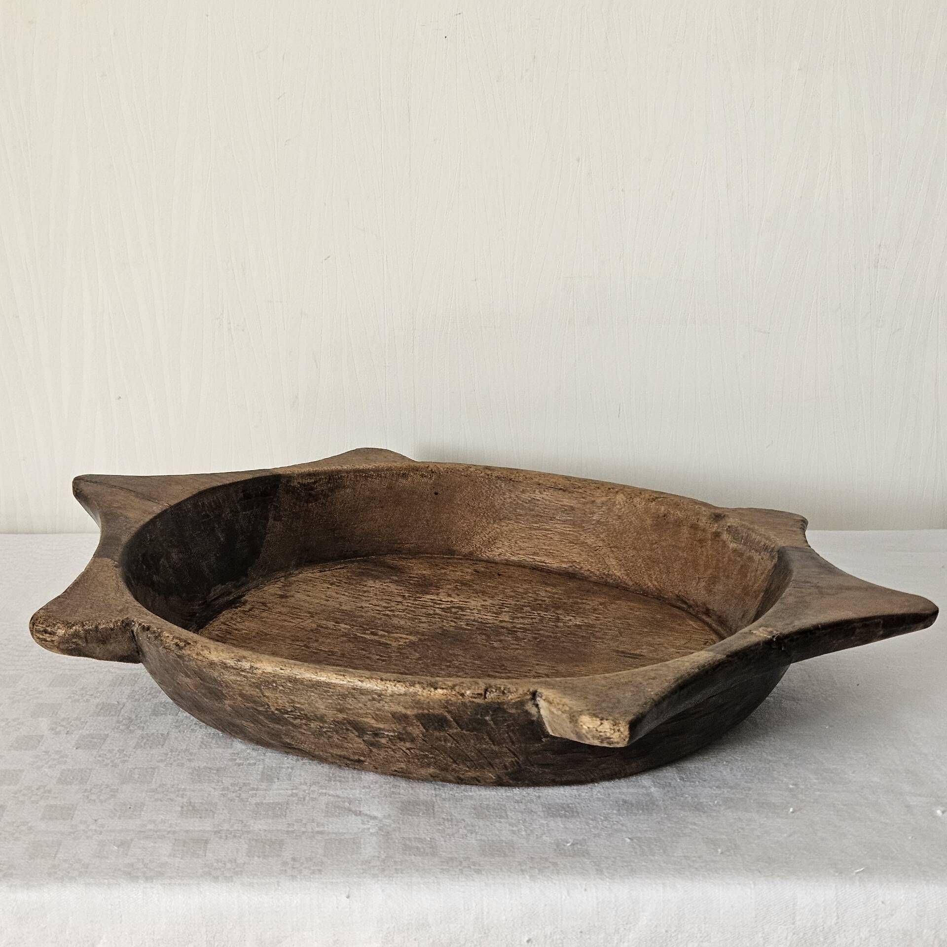 Antique wooden dish "Parat" India early 20th century