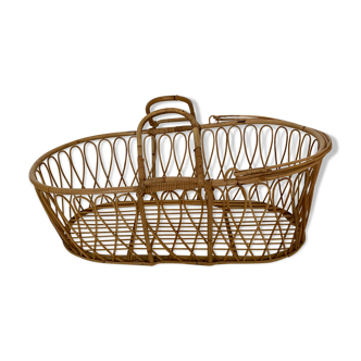 Rattan bassinet